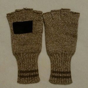 Sleeveless gloves